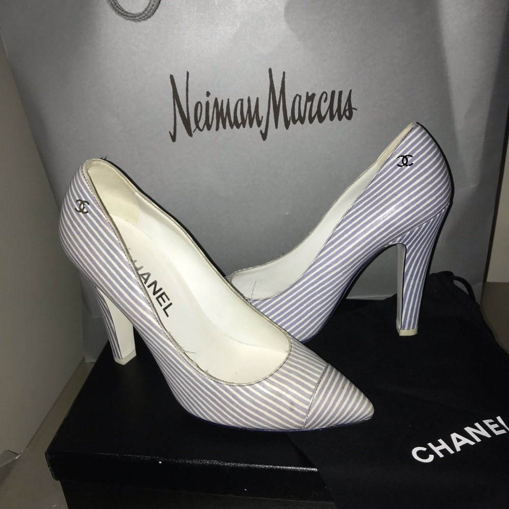 Chanel  White and blue striped pump authentic 37.5